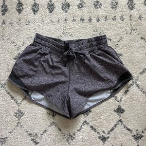Lululemon Hotty Hot Shorts 2.5”